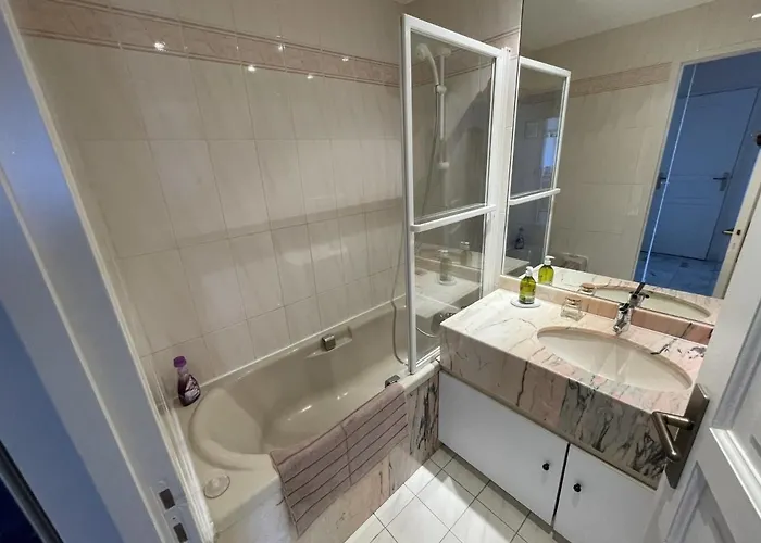 Bel T2 A Deux Pas Des Plages, Avec Parking Et Garage - Fr-1-474-212 Arcachón